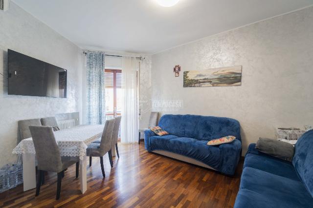 Dreizimmerwohnung in Via a. d'Avalos 34, Vigevano - Foto 1