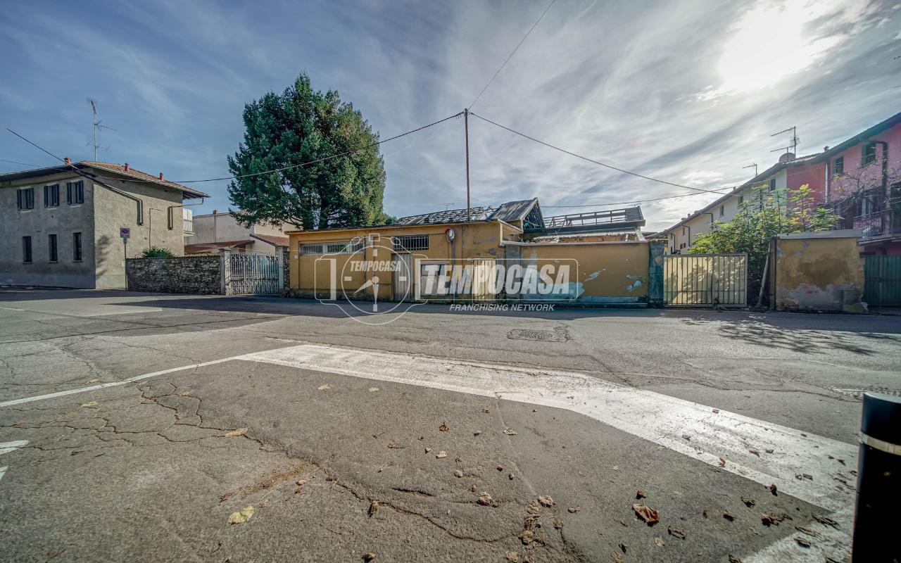 Capannone in Via Edmondo De Amicis 14, Somma Lombardo, {3} - Foto 1