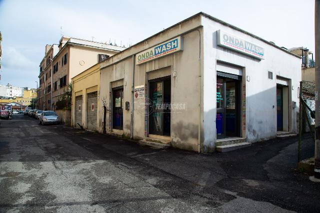 Negozio in Via dei Laterensi 31/N, Roma - Foto 1