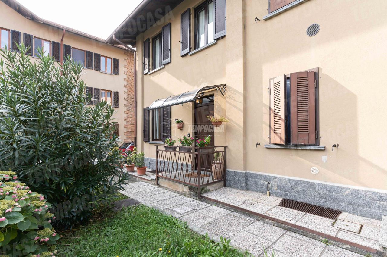 Villa a schiera in vendita a Monguzzo