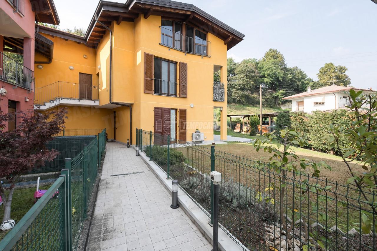Appartamento in vendita a Monguzzo