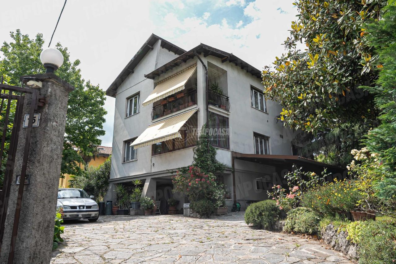 Villa in vendita a Lambrugo