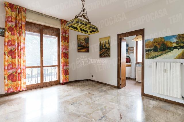 4-room flat in Via Mandresca, Inverigo - Photo 1