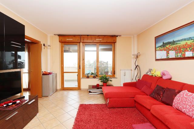 2-room flat in Via Sabotino 11, Abbiategrasso - Photo 1