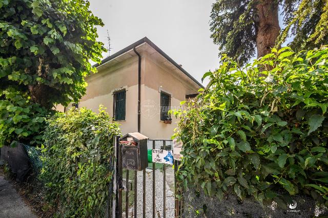 Casa indipendente in Via F.Lli Rosselli, Reggio nell'Emilia - Foto 1