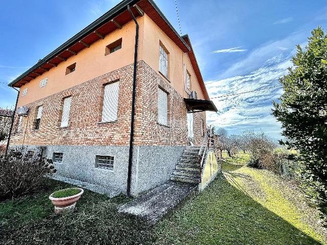 Vierzimmerwohnung in Via Ludovico Ariosto 17, Bibbiano - Foto 1