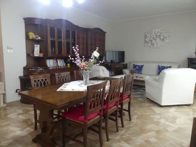 4-room flat in {3}, - Photo 1