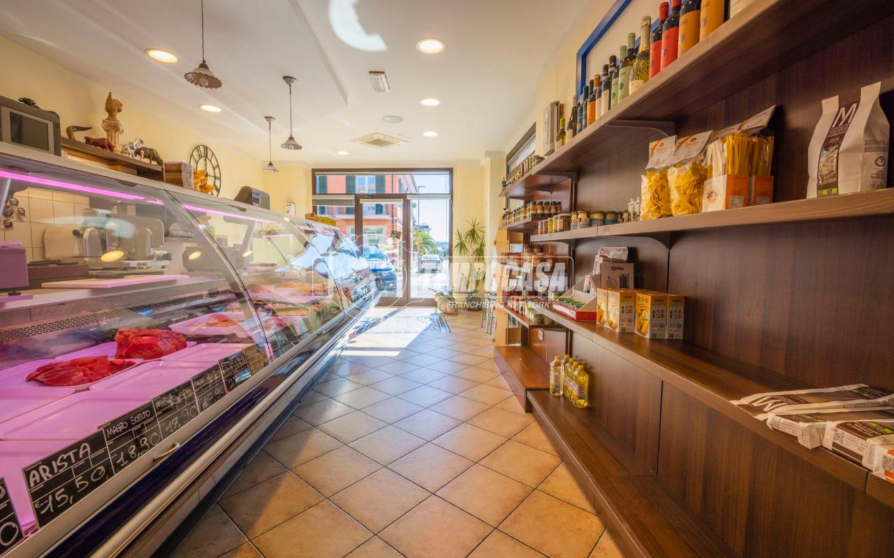 Macelleria in Via Dante Alighieri, Civitanova Marche, {3} - Foto 2