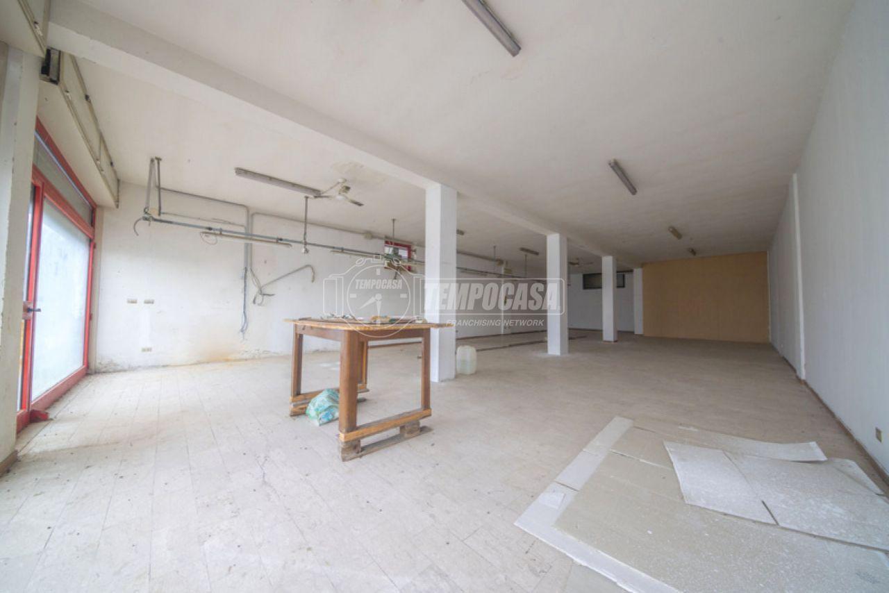 Laboratorio in , Montegranaro, {3} - Foto 2