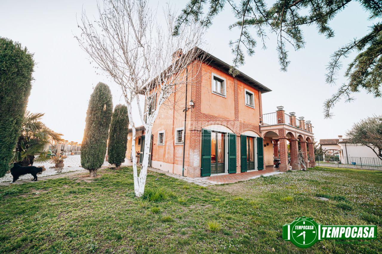 Casa indipendente in vendita a Montebello Della Battaglia