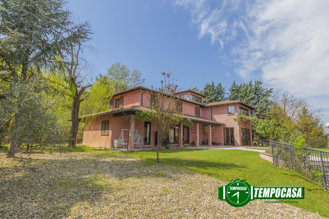 Villa in vendita a Godiasco Salice Terme