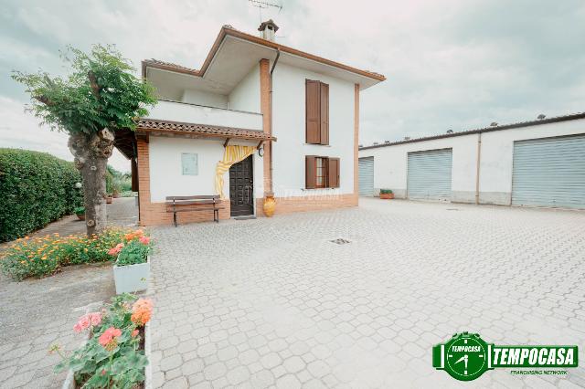 Villa in Strada Crocetta, Voghera - Foto 1