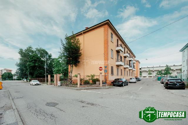 3-room flat in Via I Maggio, Voghera - Photo 1