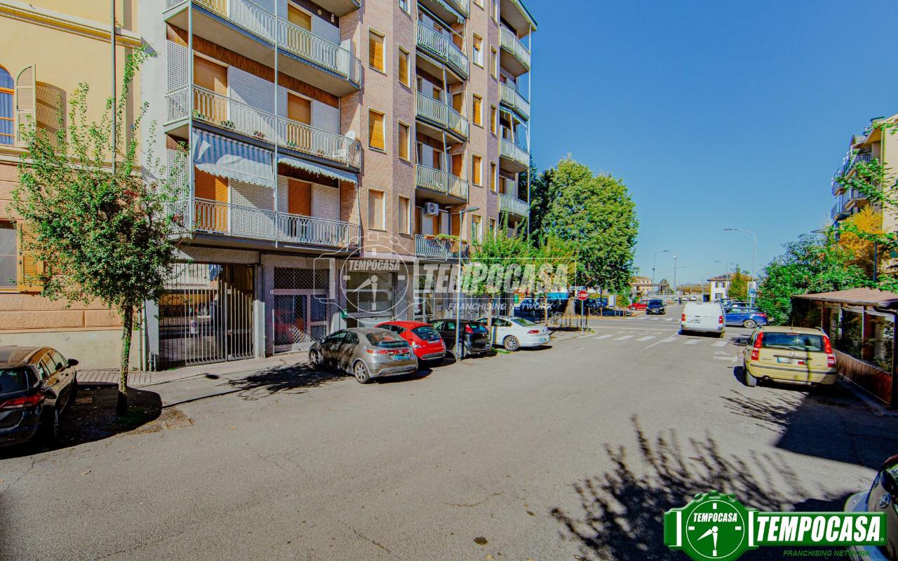 Negozio in Via Rino Balladore, Voghera, {3} - Foto 1