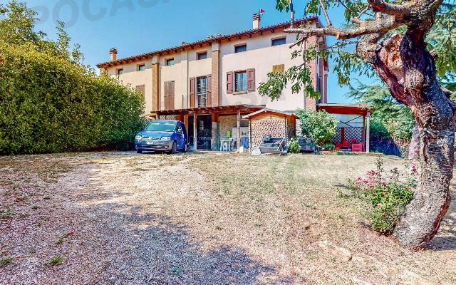 Villa a schiera in Via Lavino 556, Monte San Pietro - Foto 1