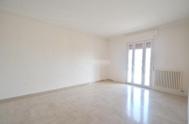 4-room flat in Via Lino Salvatore Eramo, Gioia del Colle - Photo 1