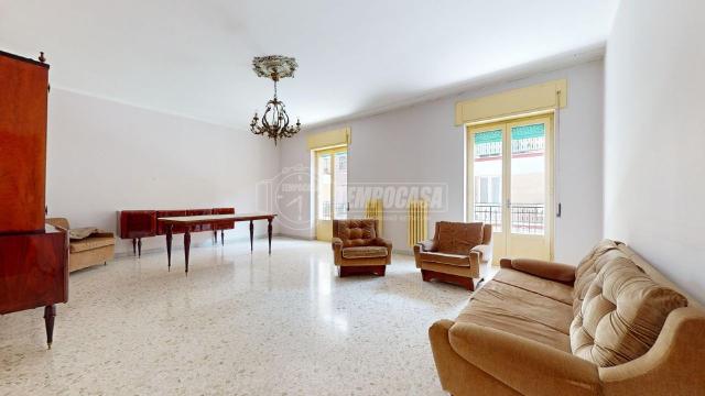 4-room flat in Via Giacomo Leopardi, Putignano - Photo 1