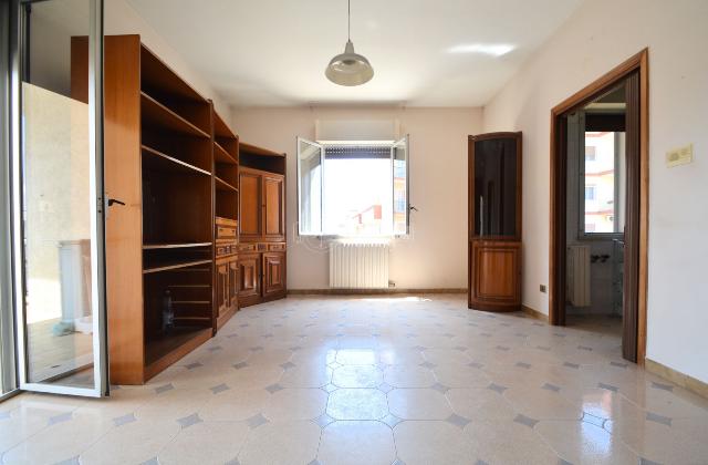 4-room flat in Via Eugenio Montale, Gioia del Colle - Photo 1