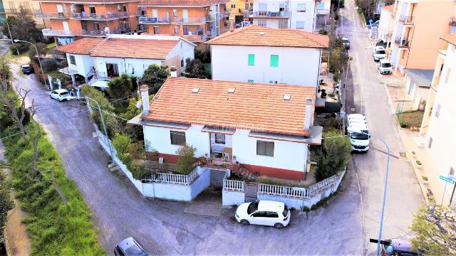 Detached house in Via Raffaello Sanzio 3, Porto San Giorgio - Photo 1