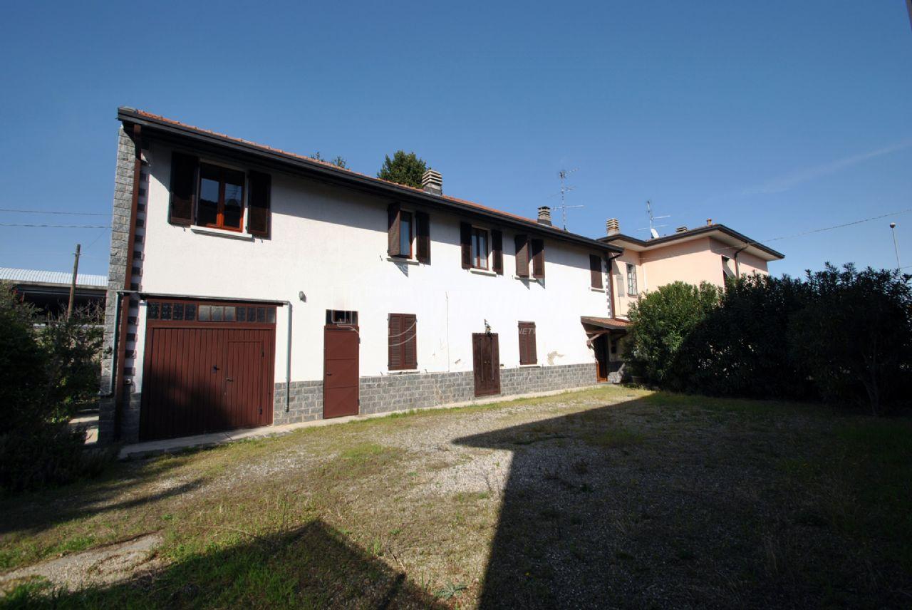 Villa a schiera in vendita a Caronno Pertusella