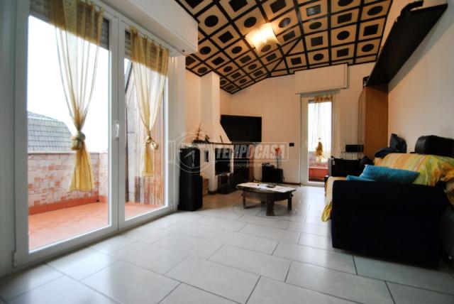 3-room flat in Via Bainsizza, Caronno Pertusella - Photo 1