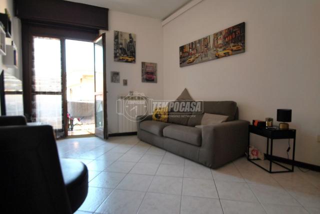 2-room flat in Via Trieste, Caronno Pertusella - Photo 1