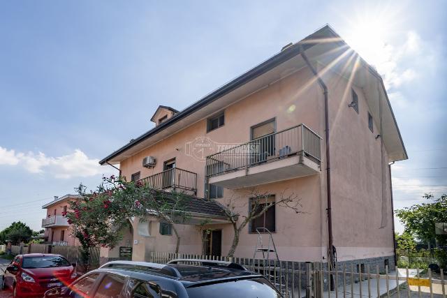 Apartament in Vicolo Maderna, Caronno Pertusella - Photo 1