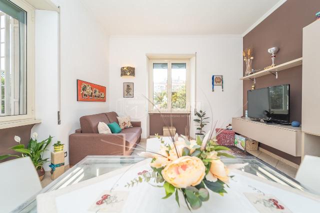 2-room flat in Via Valgia Silvilla, Roma - Photo 1