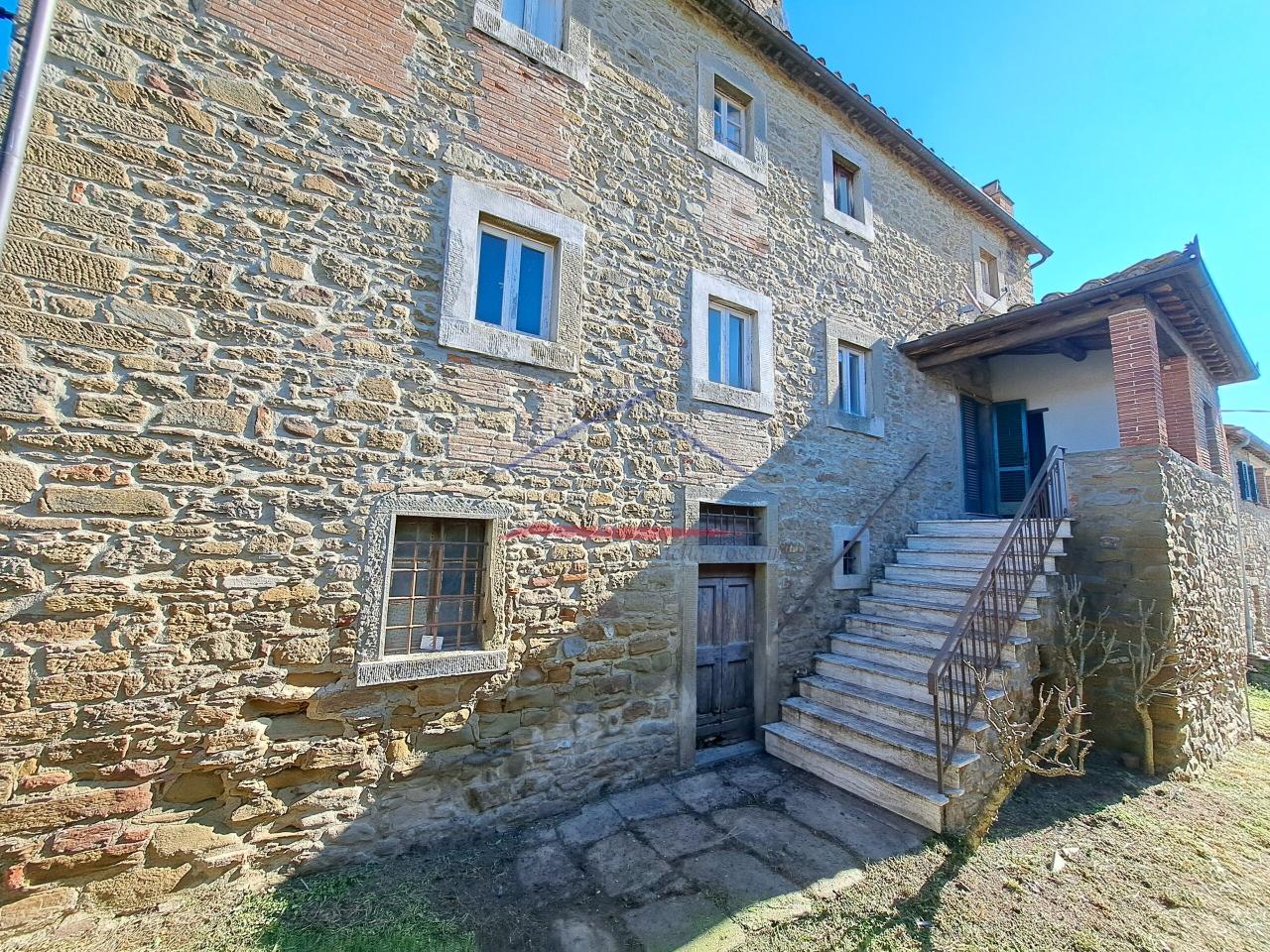 Casa colonica in vendita a Cortona