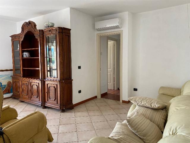 4-room flat in {3}, - Photo 1