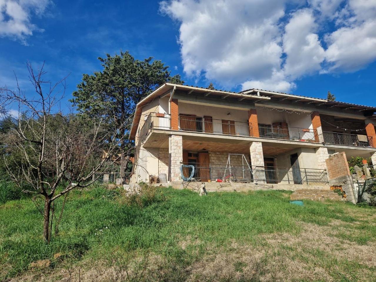Villa bifamiliare in vendita a Corciano