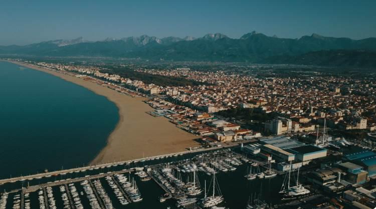 Laboratorio in , Viareggio, {3} - Foto 2