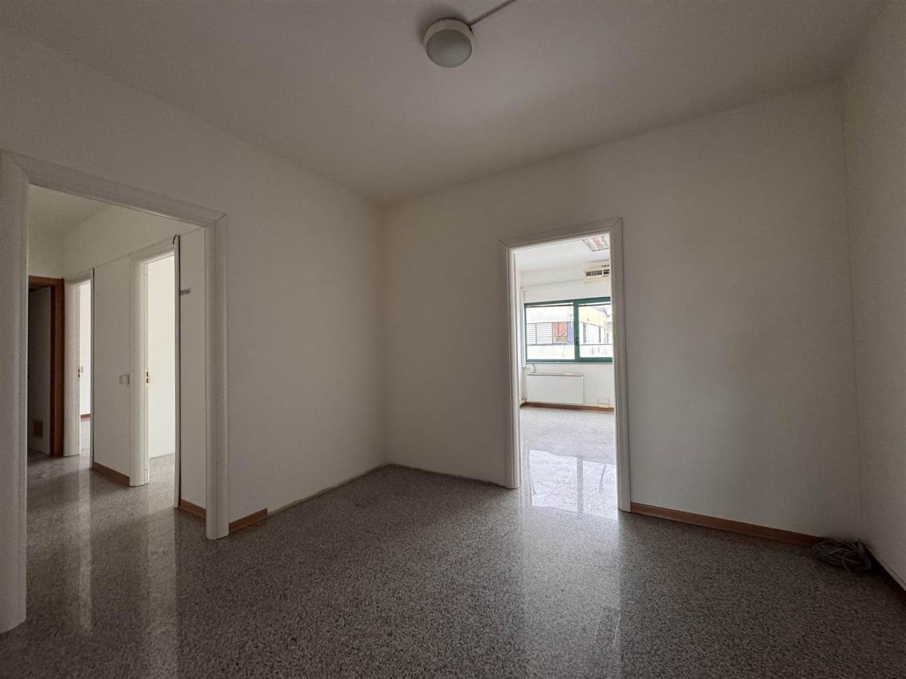 Ufficio in Via Icaro, Pesaro, {3} - Foto 1