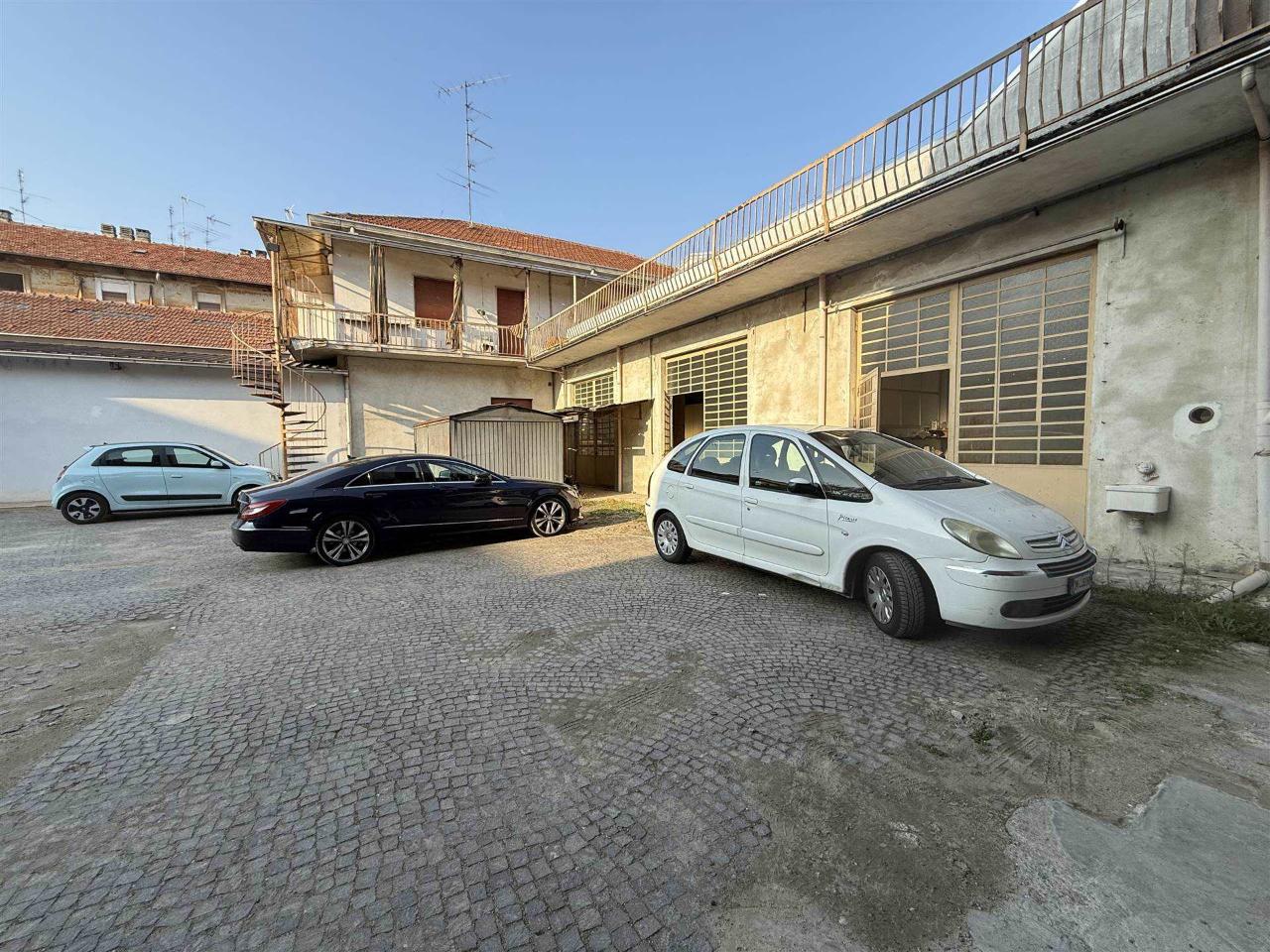 Negozio in Via Adige, Vigevano, {3} - Foto 1
