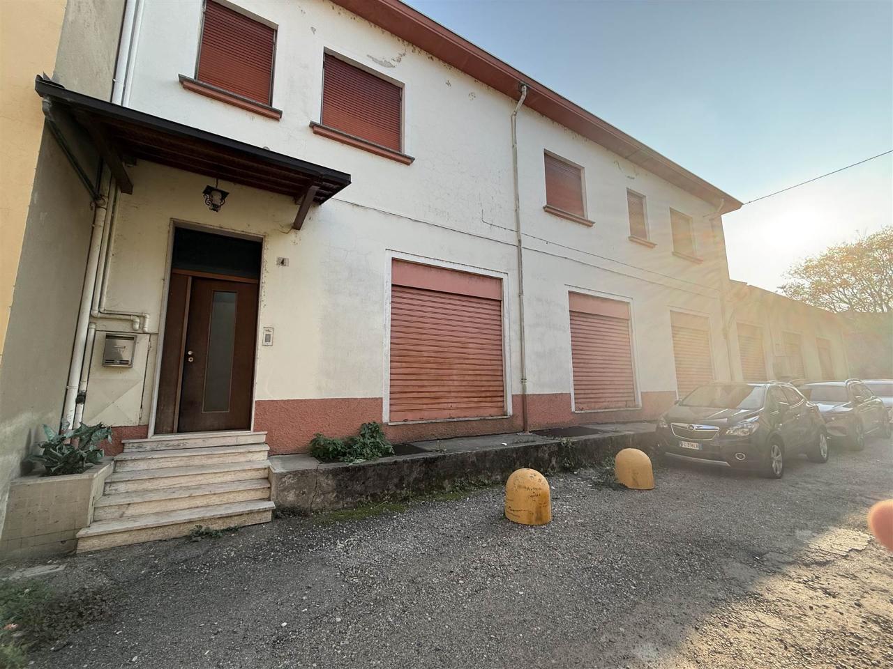 Negozio in Via Adige, Vigevano, {3} - Foto 2
