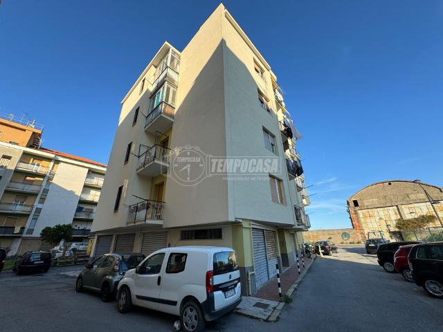 Garage or car box in Via Nizza 40/a, Savona - Photo 1