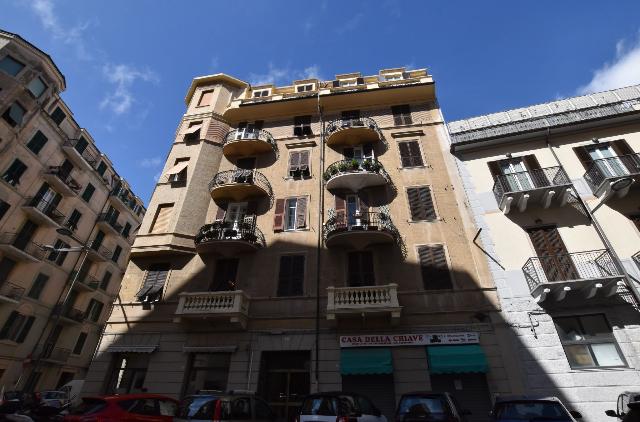 4-room flat in Via Edmondo De Amicis 4, Savona - Photo 1