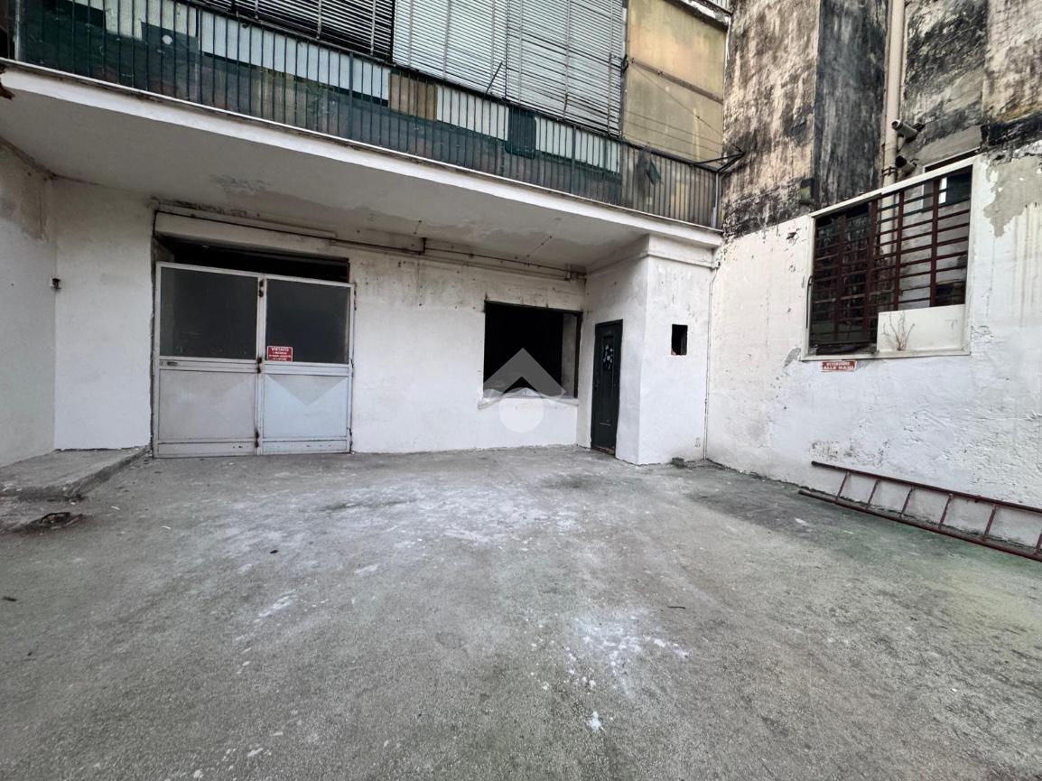 Magazzino in Via Norvegia 1, Marano Di Napoli, {3} - Foto 1