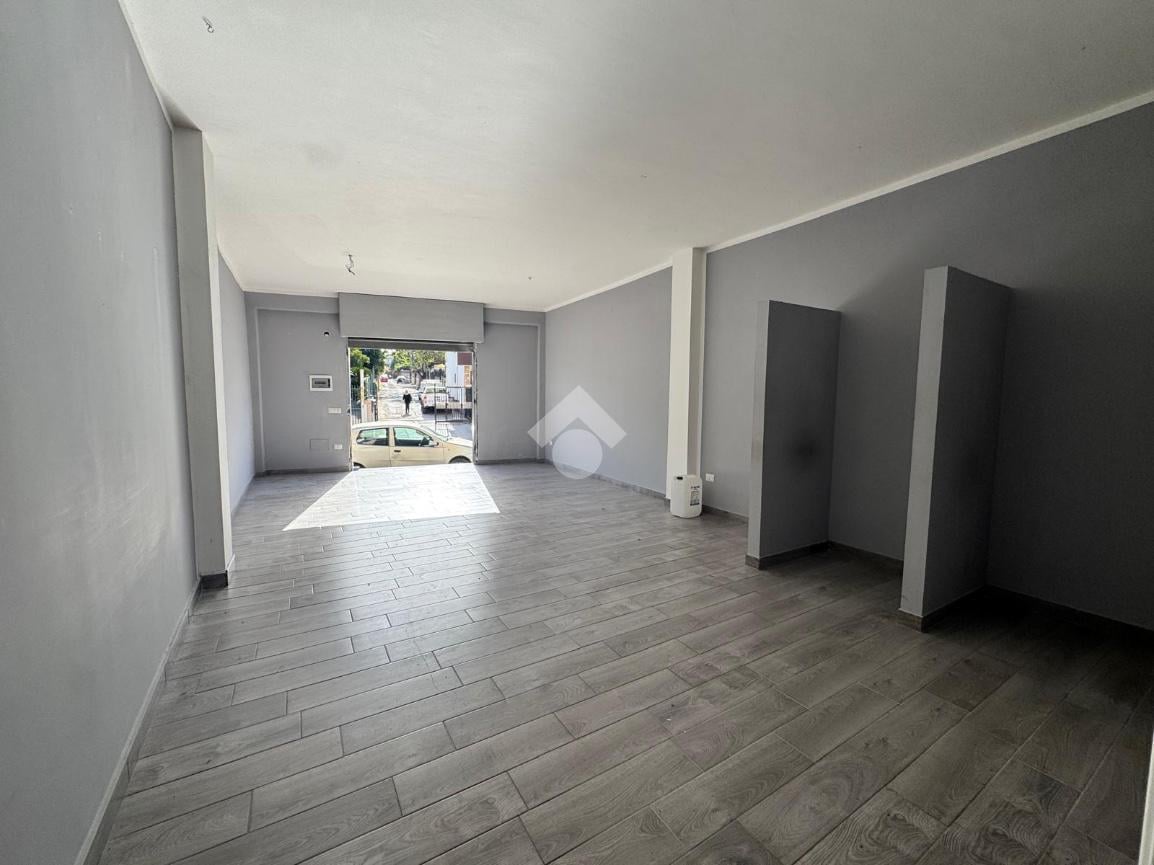 Negozio in Via S. Rocco 138, Marano Di Napoli, {3} - Foto 1