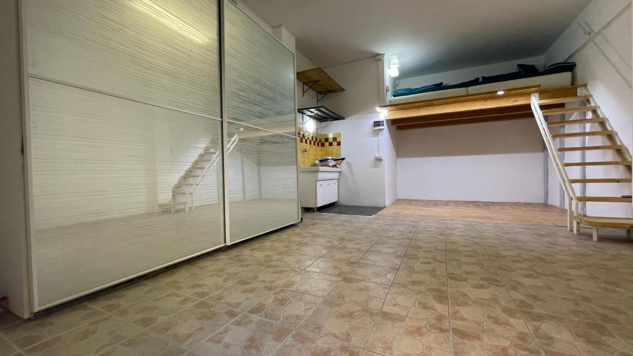 Parcheggio chiuso in Via Privata Olivetta, Savona, {3} - Foto 1