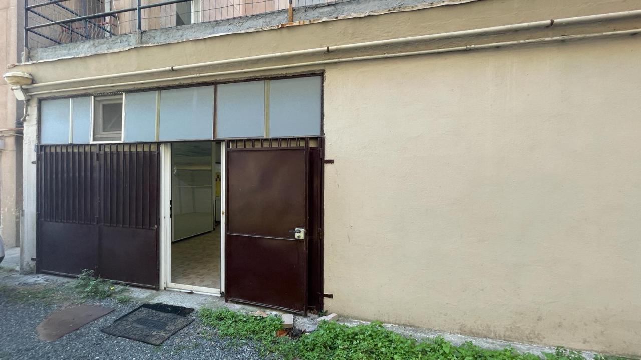 Parcheggio chiuso in Via Privata Olivetta, Savona, {3} - Foto 2