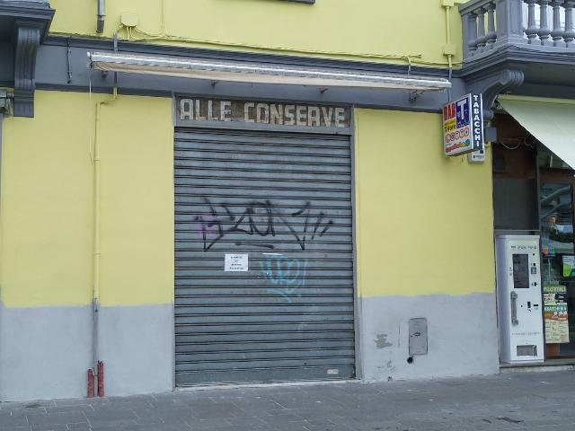 Shop in Piazza Ghiaia, Parma - Photo 1