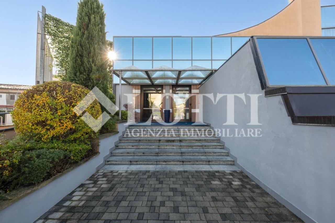 Ufficio in Vittorio Veneto 142, Pontedera, {3} - Foto 2