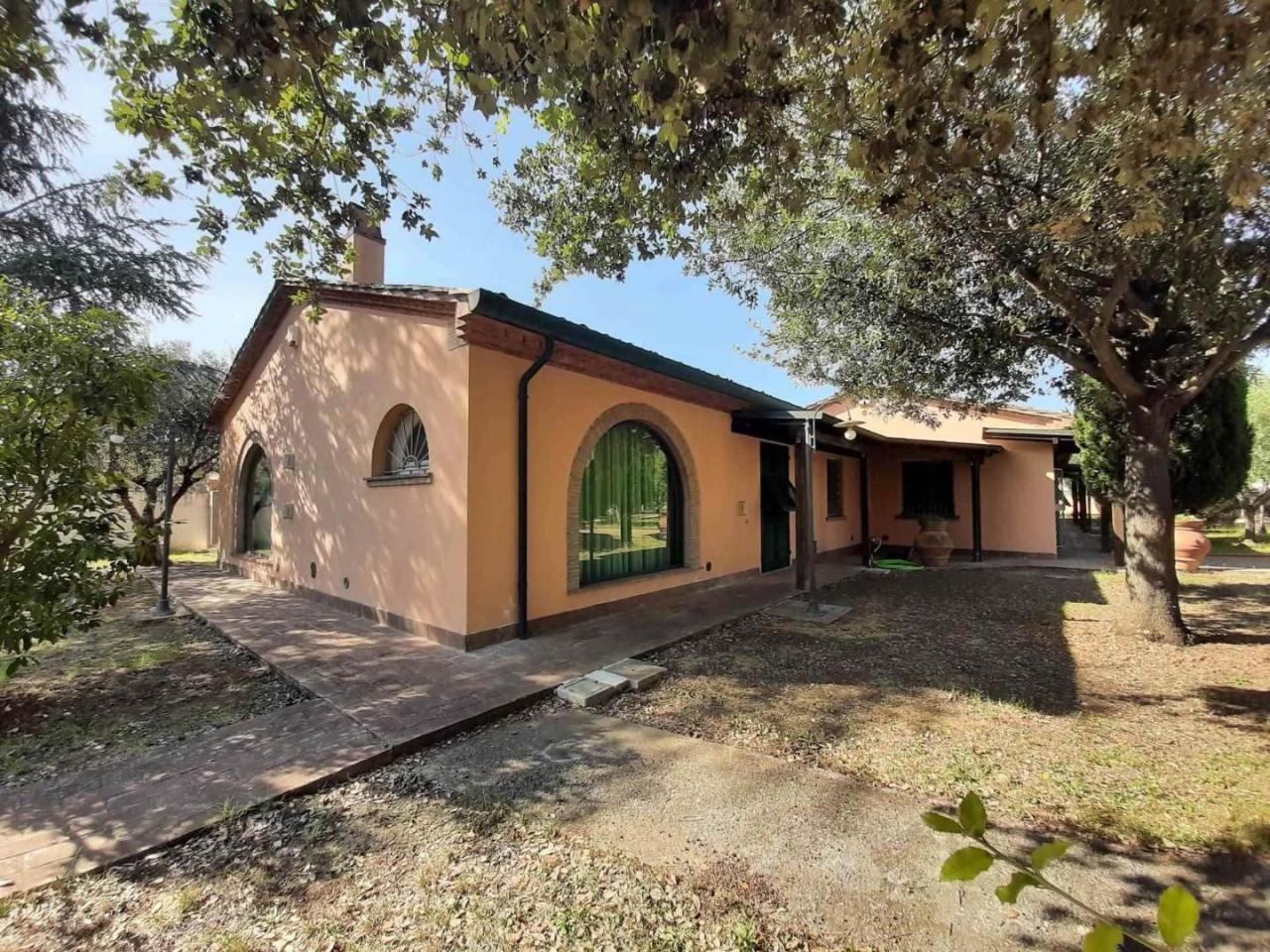 Villa in vendita a Cecina