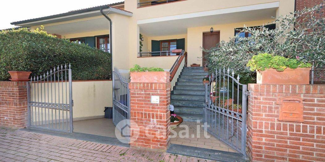 casa indipendente in vendita a Cecina