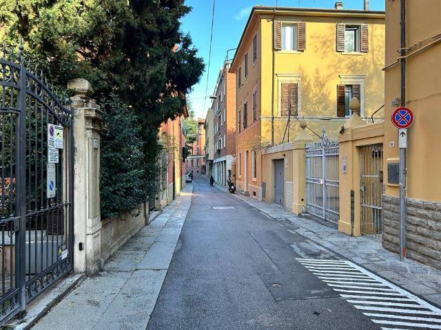 Garage or car box in Via San Giuliano, Bologna - Photo 1