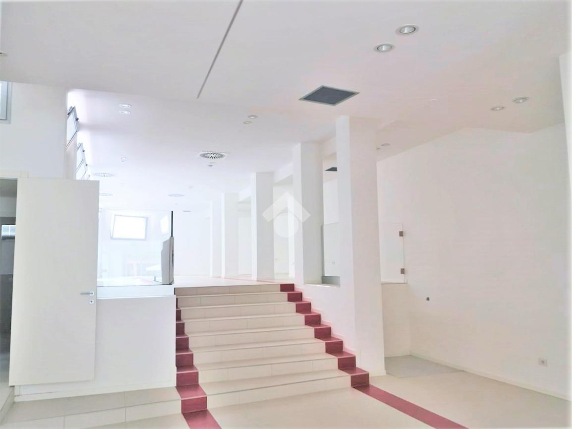 Negozio in Via Antonio Canova 7, Treviso - Foto 1
