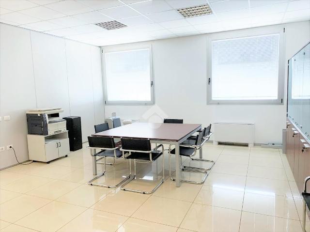 Office in {3}, Piazzale Pistoia 1 - Photo 1