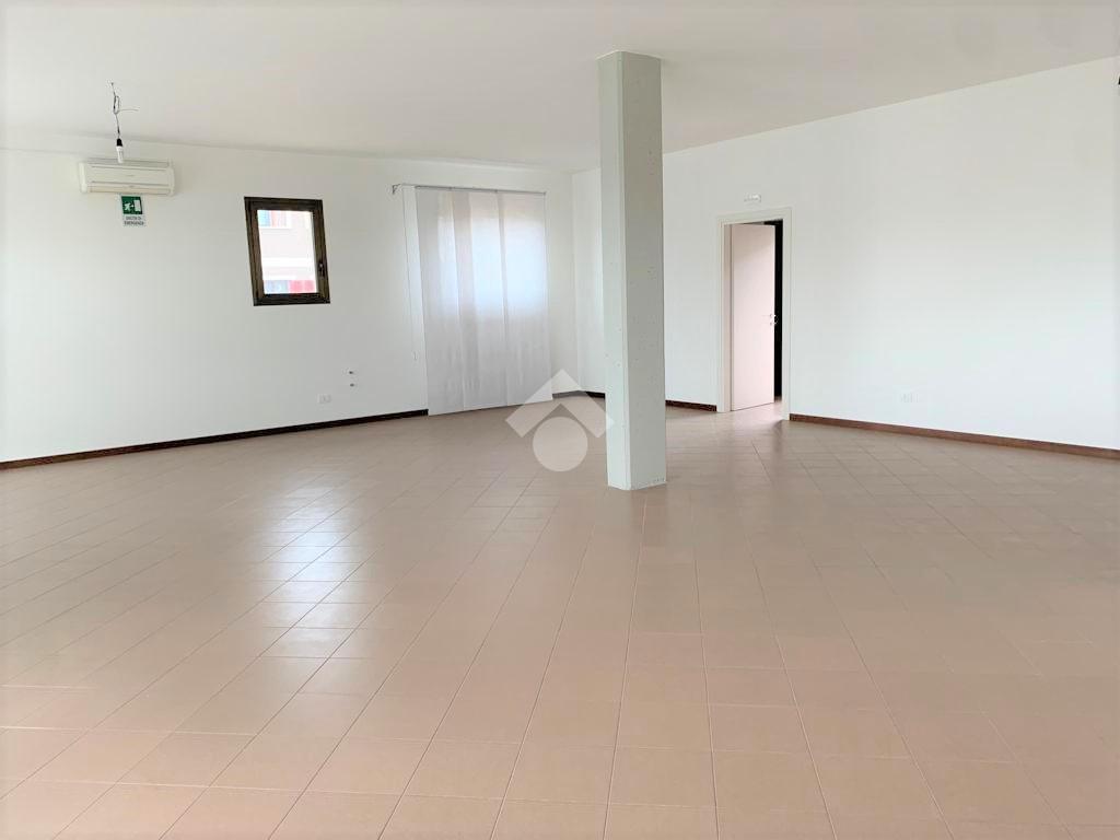 Negozio in Via Roma 205, Villorba - Foto 1