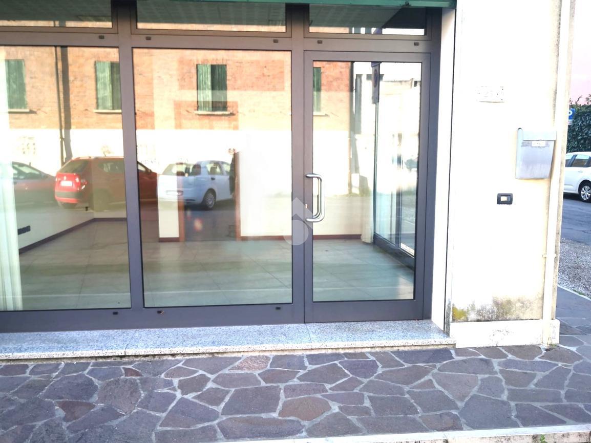 Negozio in Via Dandolo E., Treviso - Foto 1